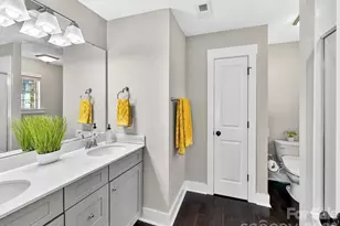 2718 Tranquil Oak Pl, Charlotte, NC 28206 - Photo 19