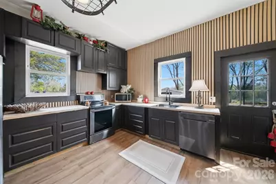 507 Oak Street SW, Lenoir, NC 28645 - Photo 7