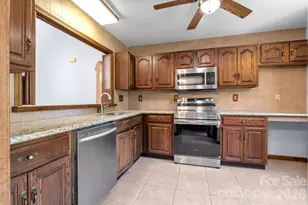 3104 Cove Loop Rd, Hendersonville, NC 28739 - Photo 19