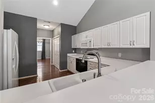 19830 Oak Leaf Cir, Cornelius, NC 28031 - Photo 11