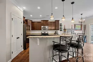 1203 Guadalupe Ln, Charlotte, NC 28214 - Photo 5