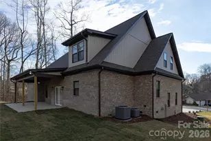 3802 Lyle Creek Ave NE, Conover, NC 28613 - Photo 3