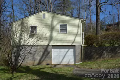 624 Broadway Street NW, Lenoir, NC 28645 - Photo 3