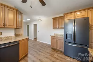 176 Derbyshire Dr, Hendersonville, NC 28792 - Photo 15