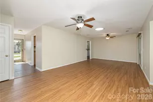 176 Derbyshire Dr, Hendersonville, NC 28792 - Photo 7