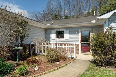 176 Derbyshire Drive, Hendersonville, NC 28792 - Photo 3