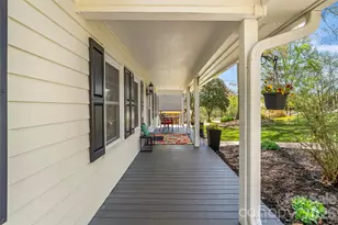 1548 Castell Ln, Hickory, NC 28601 - Photo 3