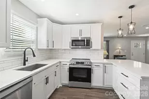 3724 Cobbleridge Dr, Charlotte, NC 28215 - Photo 19