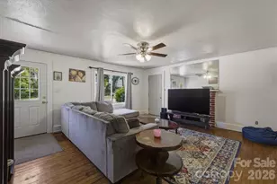 117 3rd Ave SW, Hickory, NC 28602 - Photo 9