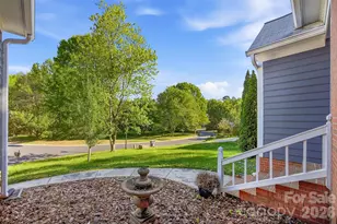 10008 Prosperity Point Ln, Charlotte, NC 28269 - Photo 13