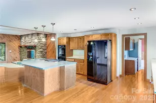 1087 Brigadoon Dr, Clyde, NC 28721 - Photo 5