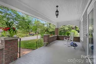 41 Harrison St, Canton, NC 28716 - Photo 5