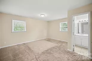 2528 Burkholder Rd, Charlotte, NC 28214 - Photo 15