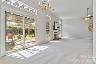 12100 Landing Green Dr, Charlotte, NC 28277 - Photo 9