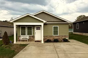 1946 11th Ave NE, Hickory, NC 28601 - Photo 1