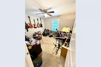 1946 11th Avenue NE, Hickory, NC 28601 - Photo 9