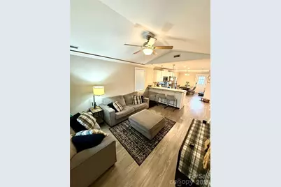 1946 11th Avenue NE, Hickory, NC 28601 - Photo 5