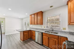 11140 Painted Tree Rd, Charlotte, NC 28226 - Photo 9