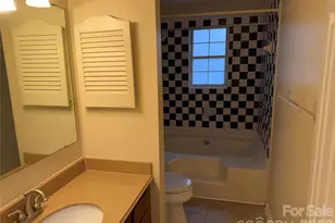 3200 Selwyn Farms Ln, Charlotte, NC 28209 - Photo 19