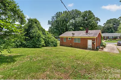 1632 Madison Avenue, Charlotte, NC 28216 - Photo 13