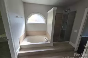 9011 Coleshire Ct, Charlotte, NC 28269 - Photo 15