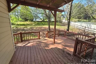 9011 Coleshire Ct, Charlotte, NC 28269 - Photo 27