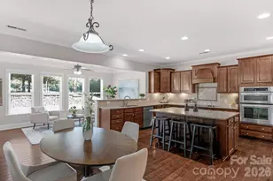 2709 Creek Manor Dr, Waxhaw, NC 28173 - Photo 9