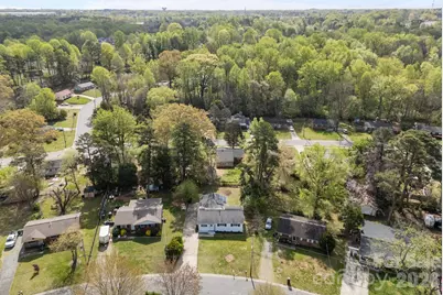 9300 Edgevale Drive, Charlotte, NC 28216 - Photo 21