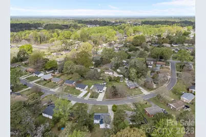 9300 Edgevale Drive, Charlotte, NC 28216 - Photo 23