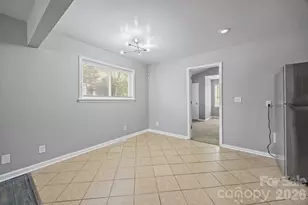 9300 Edgevale Dr, Charlotte, NC 28216 - Photo 5