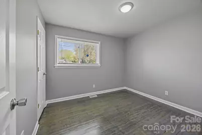 9300 Edgevale Drive, Charlotte, NC 28216 - Photo 11