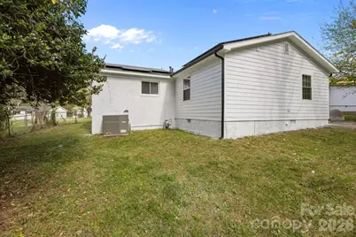 9300 Edgevale Drive, Charlotte, NC 28216 - Photo 17