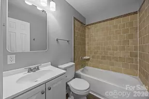 9300 Edgevale Dr, Charlotte, NC 28216 - Photo 13