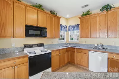 8721 Woodcock Lane, Charlotte, NC 28216 - Photo 11