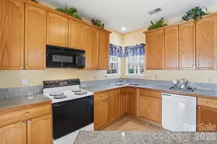 8721 Woodcock Ln, Charlotte, NC 28216 - Photo 11