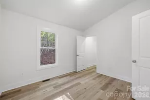 600 Linneys Mountain Rd, Taylorsville, NC 28681 - Photo 21
