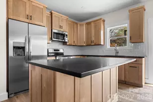 906 4th St NE, Conover, NC 28613 - Photo 7