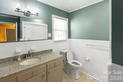 607 12th Avenue NE, Hickory, NC 28601 - Photo 17
