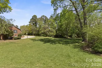 607 12th Avenue NE, Hickory, NC 28601 - Photo 7