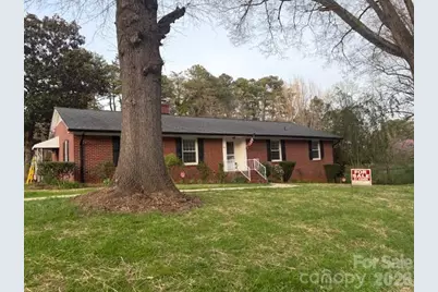 607 12th Avenue NE, Hickory, NC 28601 - Photo 1