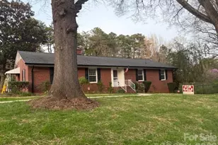 607 12th Ave NE, Hickory, NC 28601 - Photo 1