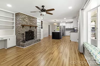 607 12th Avenue NE, Hickory, NC 28601 - Photo 9