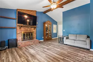 6127 Dovetail Ct, Charlotte, NC 28227 - Photo 5