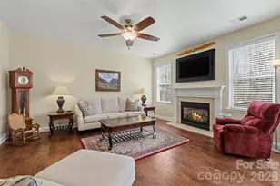 9460 Brighthaven Ln, Charlotte, NC 28214 - Photo 7