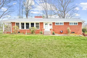 383 Monte Vista Dr, Waynesville, NC 28786 - Photo 1