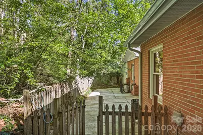 121 Wells Street, Hendersonville, NC 28739 - Photo 23