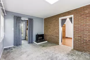 121 Wells St, Hendersonville, NC 28739 - Photo 15