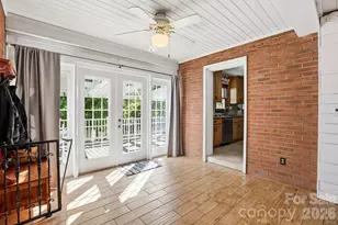 121 Wells St, Hendersonville, NC 28739 - Photo 19