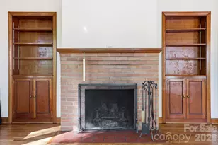 121 Wells St, Hendersonville, NC 28739 - Photo 9
