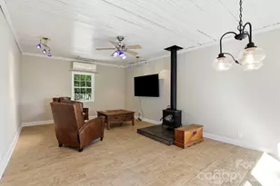 121 Wells St, Hendersonville, NC 28739 - Photo 21